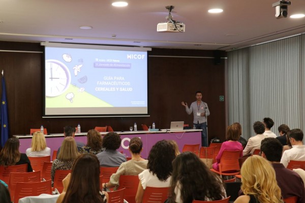 Los farmacéuticos valencianos abordan la alimentación del futuro con nutrición de precisión