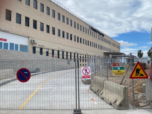 La ampliación del Hospital Vega Baja traslada la puerta de Urgencias desde el martes