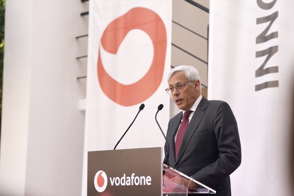El fondo de capital riesgo RRJ Capital evalúa comprar Vodafone España por 5.000 millones