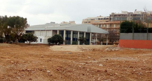 Calp aprueba licitar las obras del colegio Gargasindi para evitar que 53 alumnos viajen cada día a Benissa

