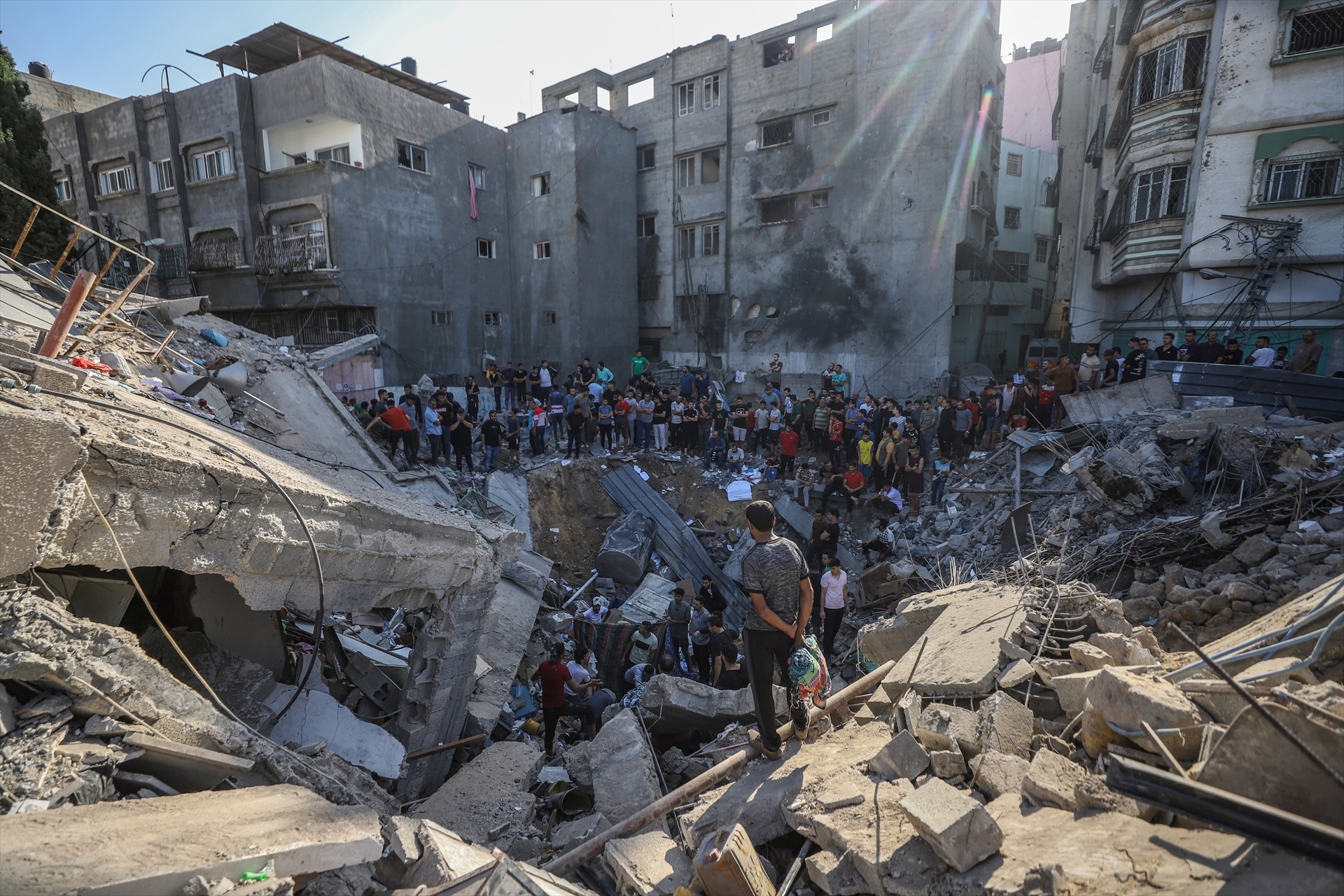 Suben a más de 4.100 los muertos y 13.000 los heridos por los bombardeos israelíes en Gaza