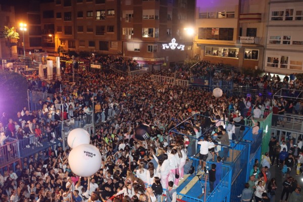 Crida, correfoc y pasacalle musical: pistoletazo de salida a la Fira d'Onda 2023
