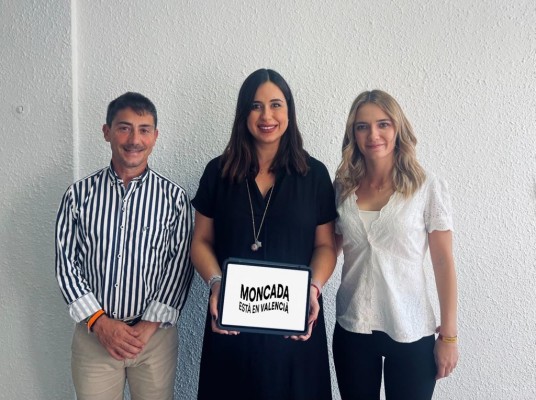 La polémica por la 't' en Moncada: recogida de firmas y prisas del gobierno local por usarla