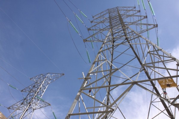 Ferrovial entra en el negocio de transmisión eléctrica al comprar Transchile