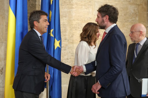 Mazón recibe en el Palau de la Generalitat a los ministros de Exteriores y Comercio de la UE