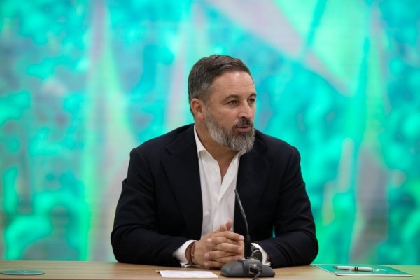 Abascal avala el pacto de PP y Vox en el Ayuntamiento: 