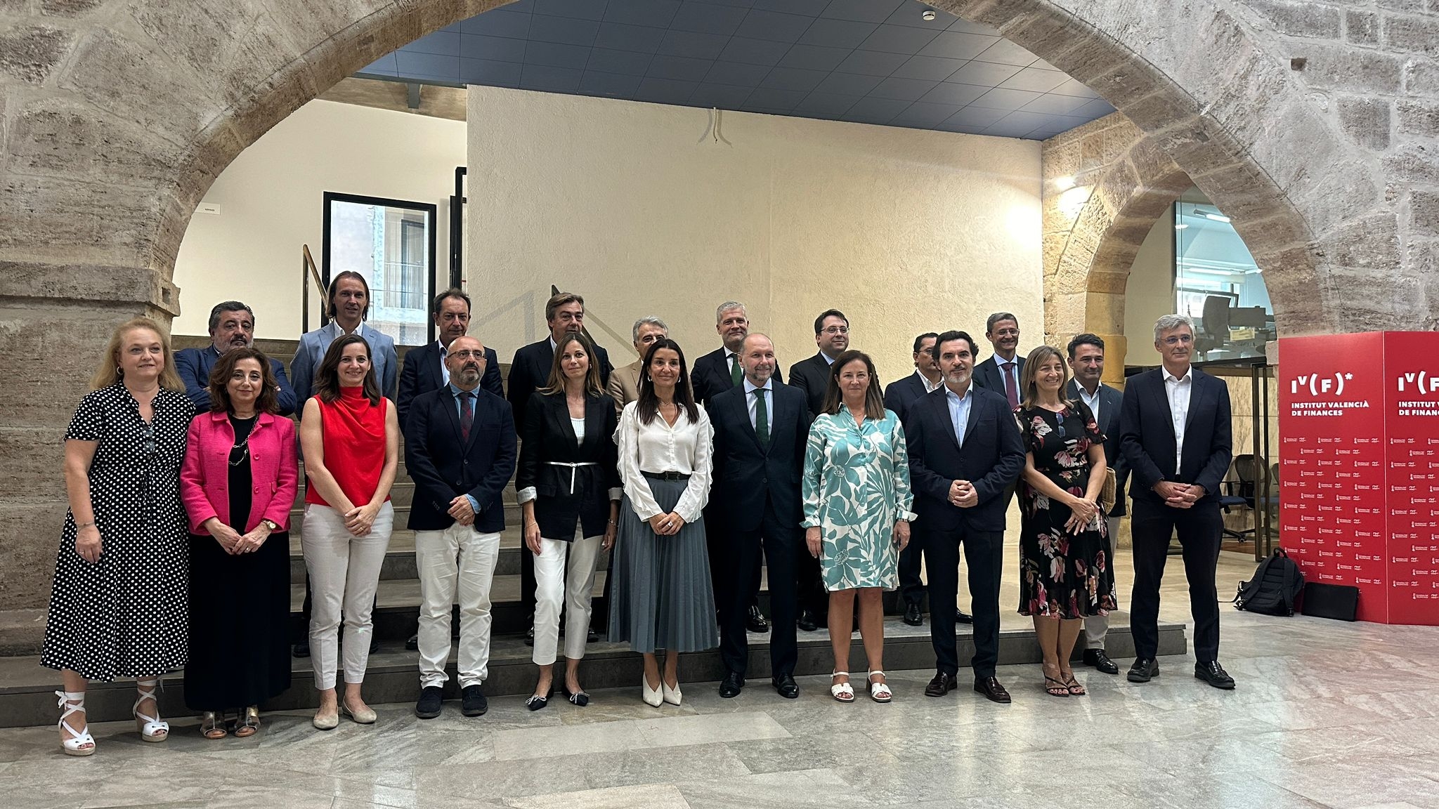 Merino destaca la contribución de Forinvest para que València sea “plaza financiera de referencia”