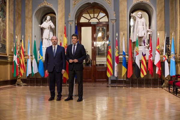 Los barones del PP se conjuran contra la amnistía y agravios a sus CCAA en financiación