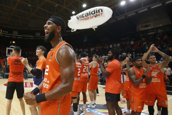 El Valencia no penalizará a sus abonados que no asistieron al partido ante el Maccabi
