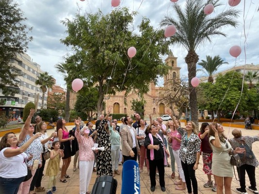 Quirónsalud Torrevieja programa diferentes actos para dar visibilidad al cáncer de mama