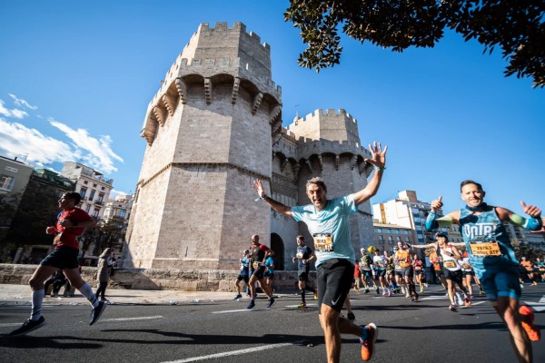 Amigos de los Mayores, la entidad para la que recauda fondos el Medio Maratón de Valencia