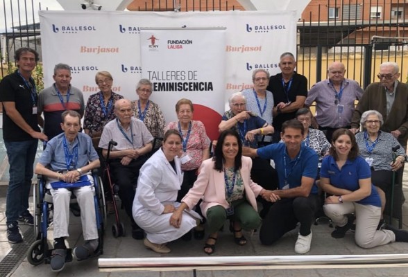 La Asociación de Futbolistas del Valencia CF retoma los talleres de reminiscencia en Valencia y Burjassot