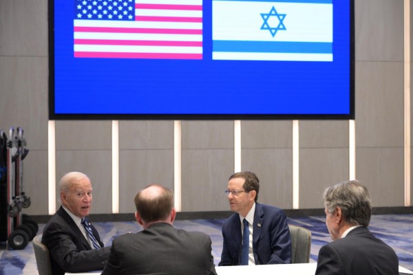 Israel accede a permitir la entrada de ayuda humanitaria a la Franja de Gaza desde Egipto