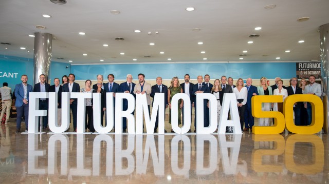 Futurmoda inaugura su 50 edición con un gran ambiente de visitantes
