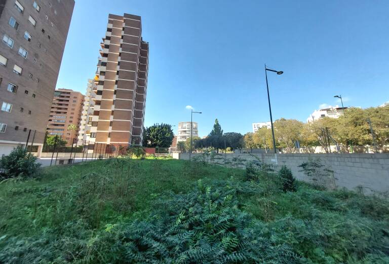 Batalla política en Castelló por liderar la oposición a la gasolinera del barrio de Rafalafena