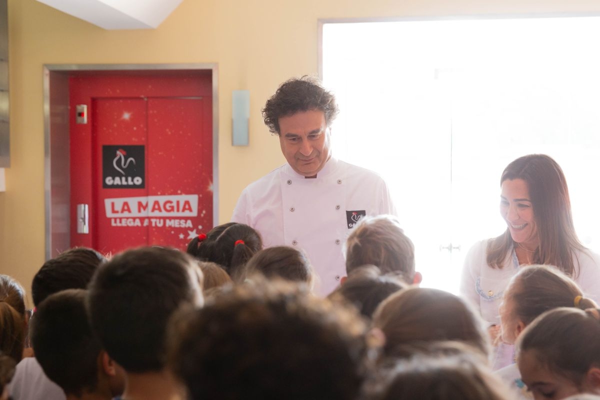 Grupo Gallo celebra “la magia de la pasta infantil” abriendo sus puertas a los escolares de El Carpio
