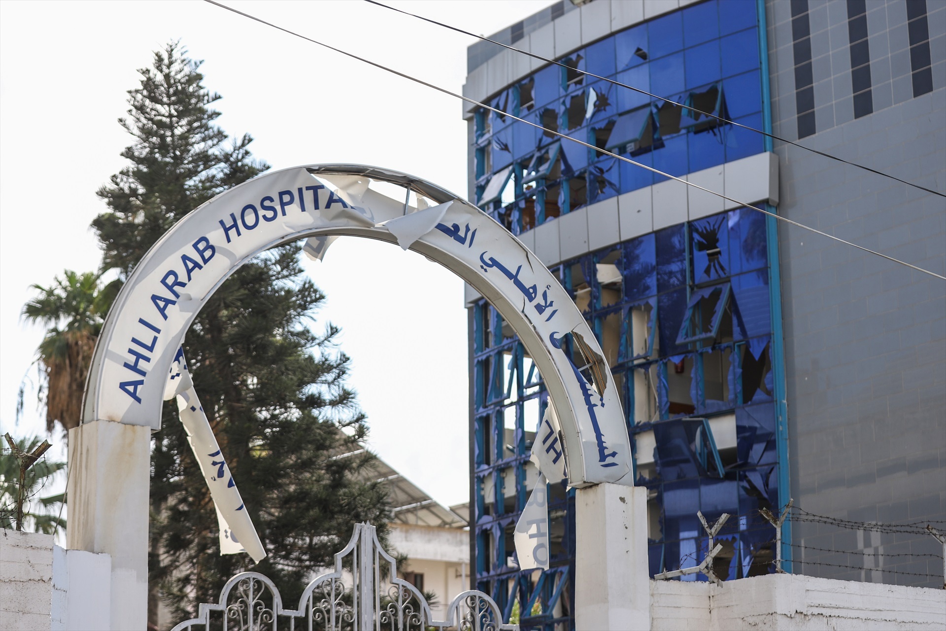 Israel publica imágenes del hospital atacado y dice que la falta de cráteres demuestra su inocencia