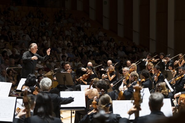Sir Mark Elder dirige a la Orquestra de la Comunitat Valenciana en Castelló y València