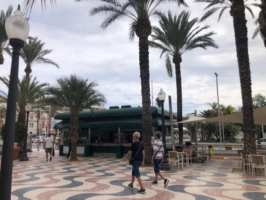 Alicante promueve el desalojo de la heladería 'Peret' por una deuda de 131.000 euros de canon