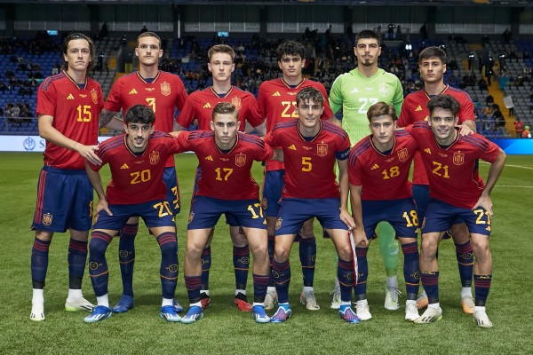 Pablo Cuñat, titular en la goleada de la Sub-21