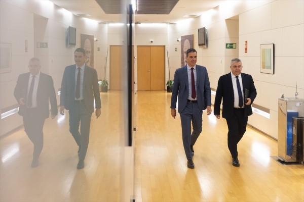 El Gobierno sostiene que la negociación para la investidura avanza y confía en que salga bien