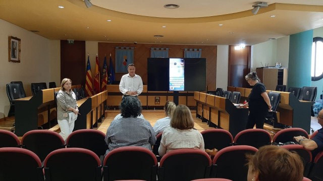 Burriana enseña a ejercer de Community Manager con un taller en apoyo al comercio minorista