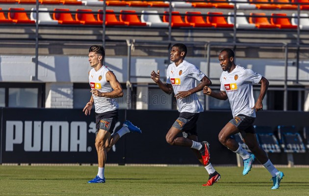Gayà, Canós, Mosquera y Thierry trabajan con el grupo