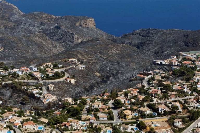 Vista de la Granadella tras el incendio. Foto: EFE - 