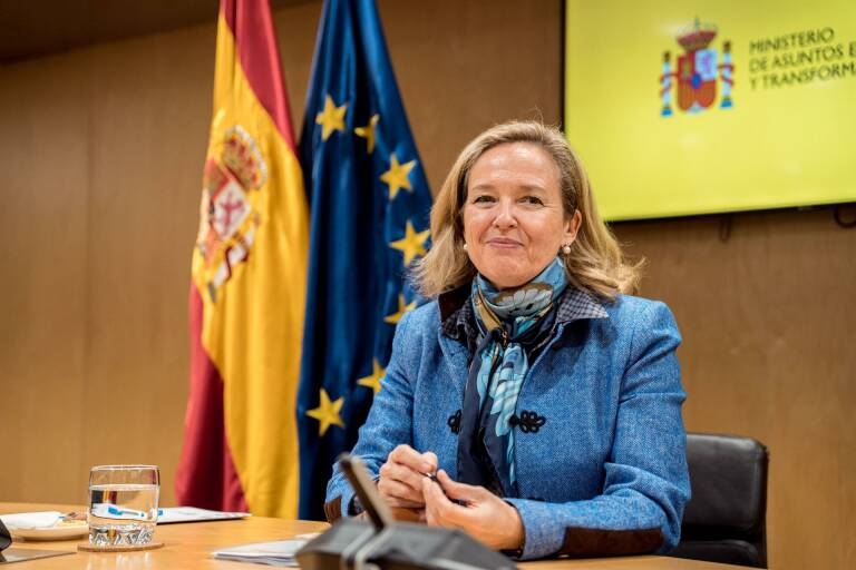 El Gobierno eleva al 2,4 % su previsión de PIB para 2023 pero recorta cuatro décimas la de 2024, al 2 %