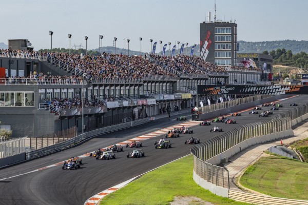 Mari Boya, Christian Ho y Francisco Mora cierran con victoria el NAPA Racing Weekend

