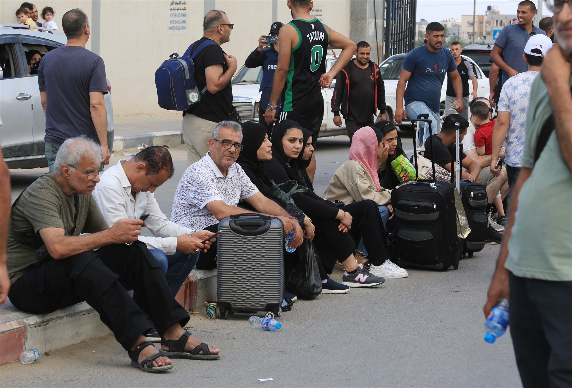 Los gazacíes aceleran su huida al sur de la Franja en pleno final del ultimátum israelí