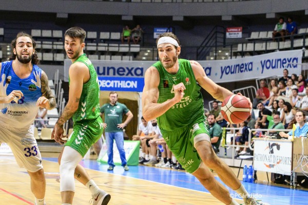 El Amics Castelló logra una trabajada victoria en su debut en el Ciutat