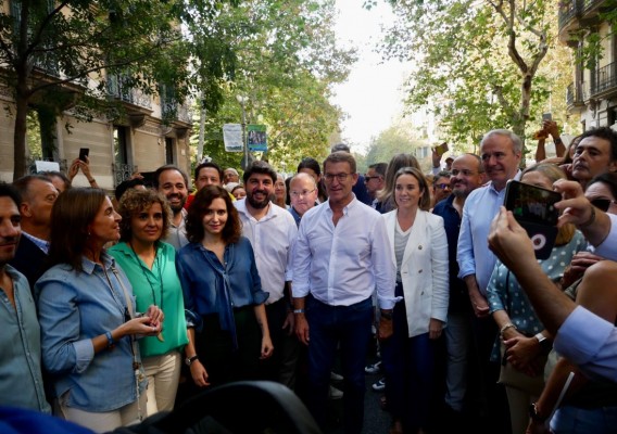 López Miras enarbola la bandera contra la amnistía