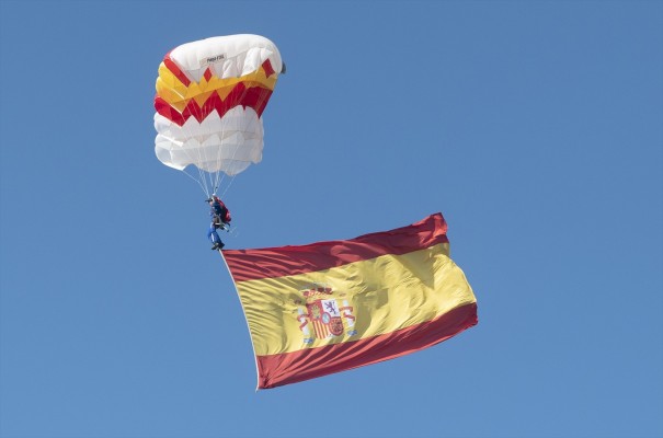 Hasta el párroco quiso marcharse de España