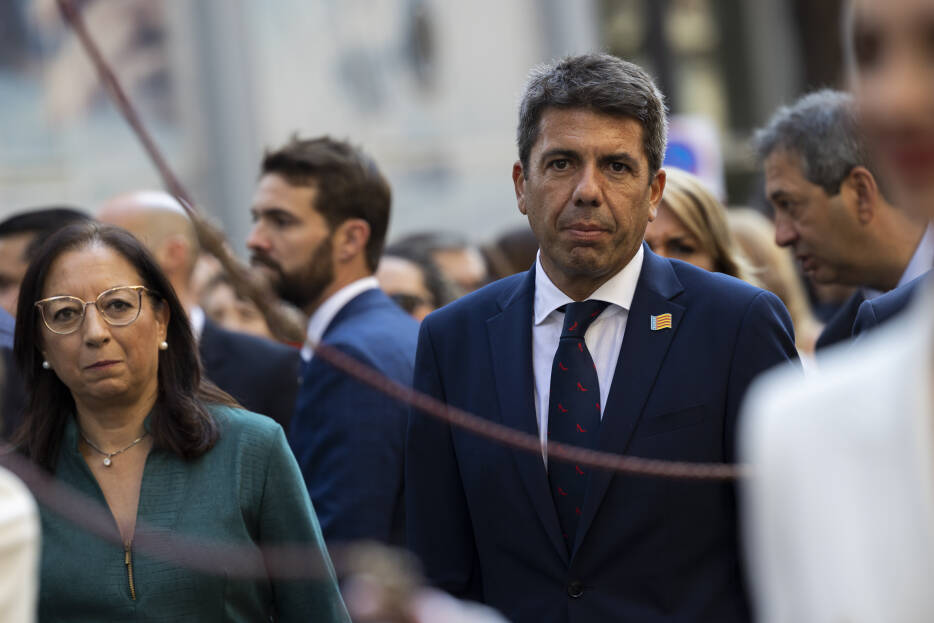 El 'president' Carlos Mazón en la procesión cívica de este 9 d'Octubre. Foto: EVA MÁÑEZ - 