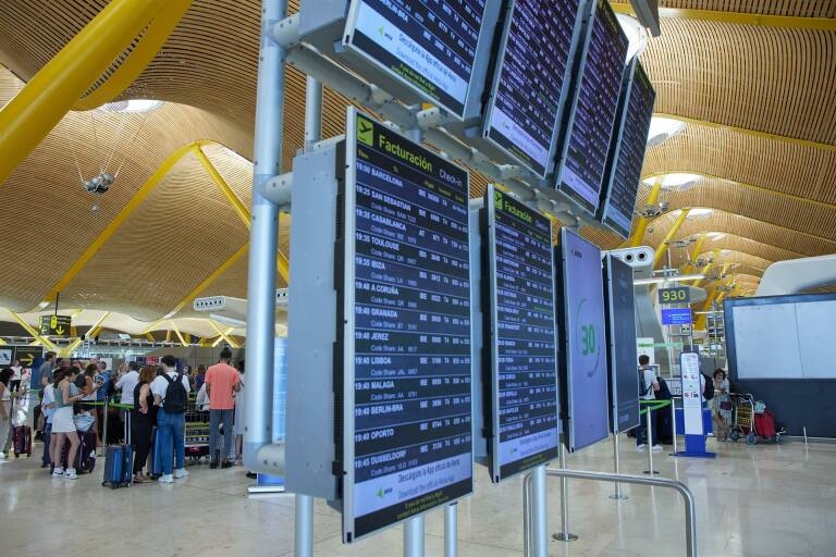 Los aeropuertos de Aena reciben 27,5 millones de pasajeros en septiembre, récord histórico
