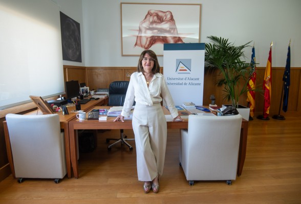 Amparo Navarro (UA): 