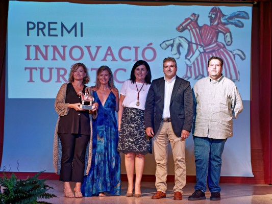 El Gremio de Horchateros de Alboraya recibe el Premio a la Innovación Turística por el impulso a la creación de 'Alboraya – Artesanos de la Horchata'  