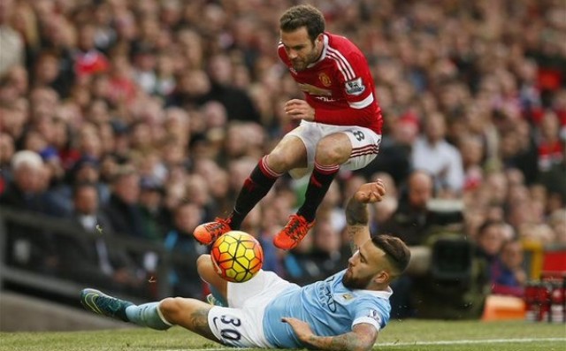 El Manchester City mantiene el tipo y el liderato en Old Traford