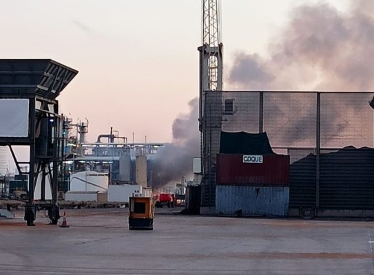 Un incendio en la planta de biodiésel de Masol Iberia activa el Plan de Emergencias de PortCastelló