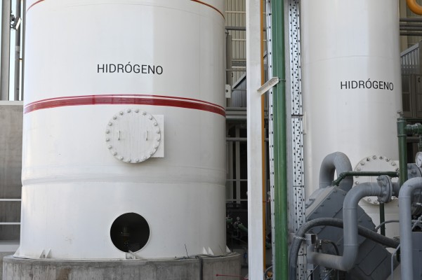 La patronal esmaltera pasa a la acción: investigará la transición de sus hornos al hidrógeno verde