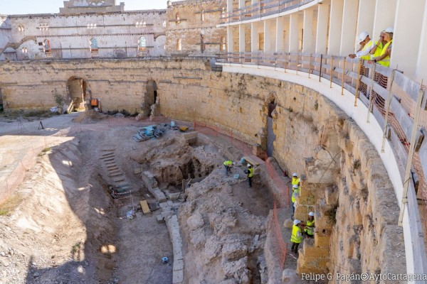 Una nueva fase del proyecto arqueológico del Anfiteatro Romano se presenta al Programa del 2 % Cultural del Estado