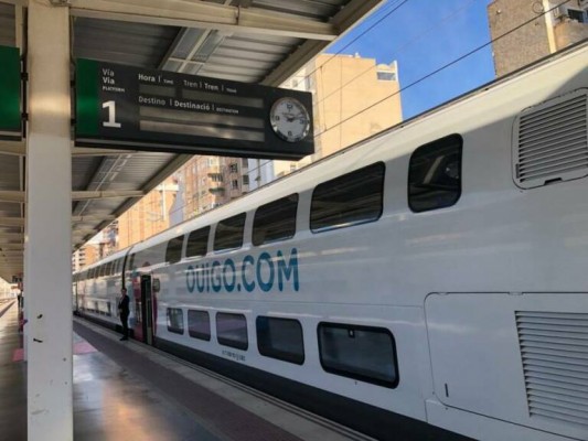 Ouigo crece a 6 trenes al día hasta Madrid en horas 'premium' y aspira a una línea Alicante-Valencia