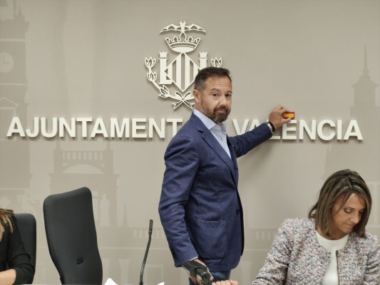 Vox insiste en entrar en el gobierno municipal de València antes de aprobar los presupuestos
