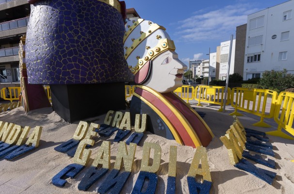 Gandia prevé en el Puente del Pilar una ocupación turística del 86% y actividades falleras en la playa