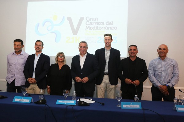 Más de 3.000 'runners' disputarán la V Gran Carrera del Mediterráneo, los 21k entre Alicante, Elche y Santa Pola 