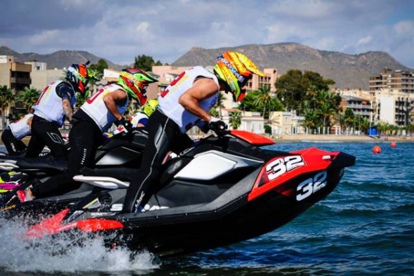Mazarrón acoge la Copa del Rey y el cierre del Nacional con 157 pilotos de motos de agua  