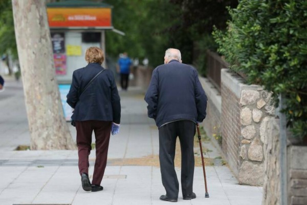 El Gobierno prevé que la edad de jubilación suba 1,6 años en 2050 por los incentivos para retrasarla