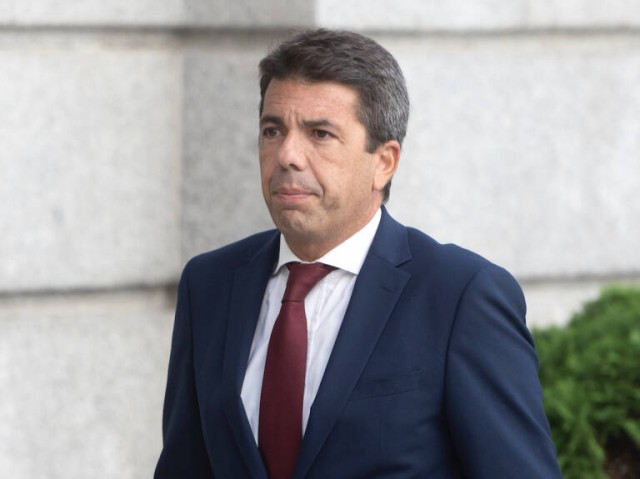 Mazón defiende que la Dirección General de Simplificación eliminará 