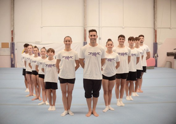 Diez gimnastas valencianos del Club Dinamic se preparan para el Campeonato de Europa de gimnasia acrobática

